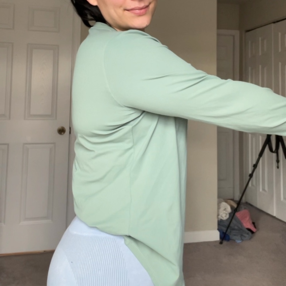 Compression top - Picture 3 of 3